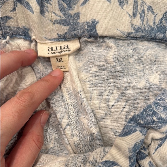 Two Pair - Cream and Blue Linen Blend Shorts with Tropical Print - Picture 4 of 5